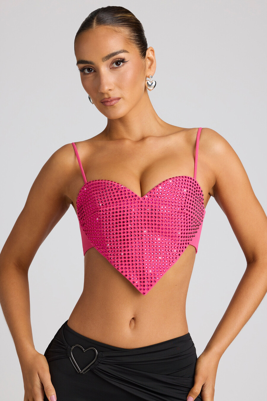 top cropped com detalhe de coração bordado na cor magenta