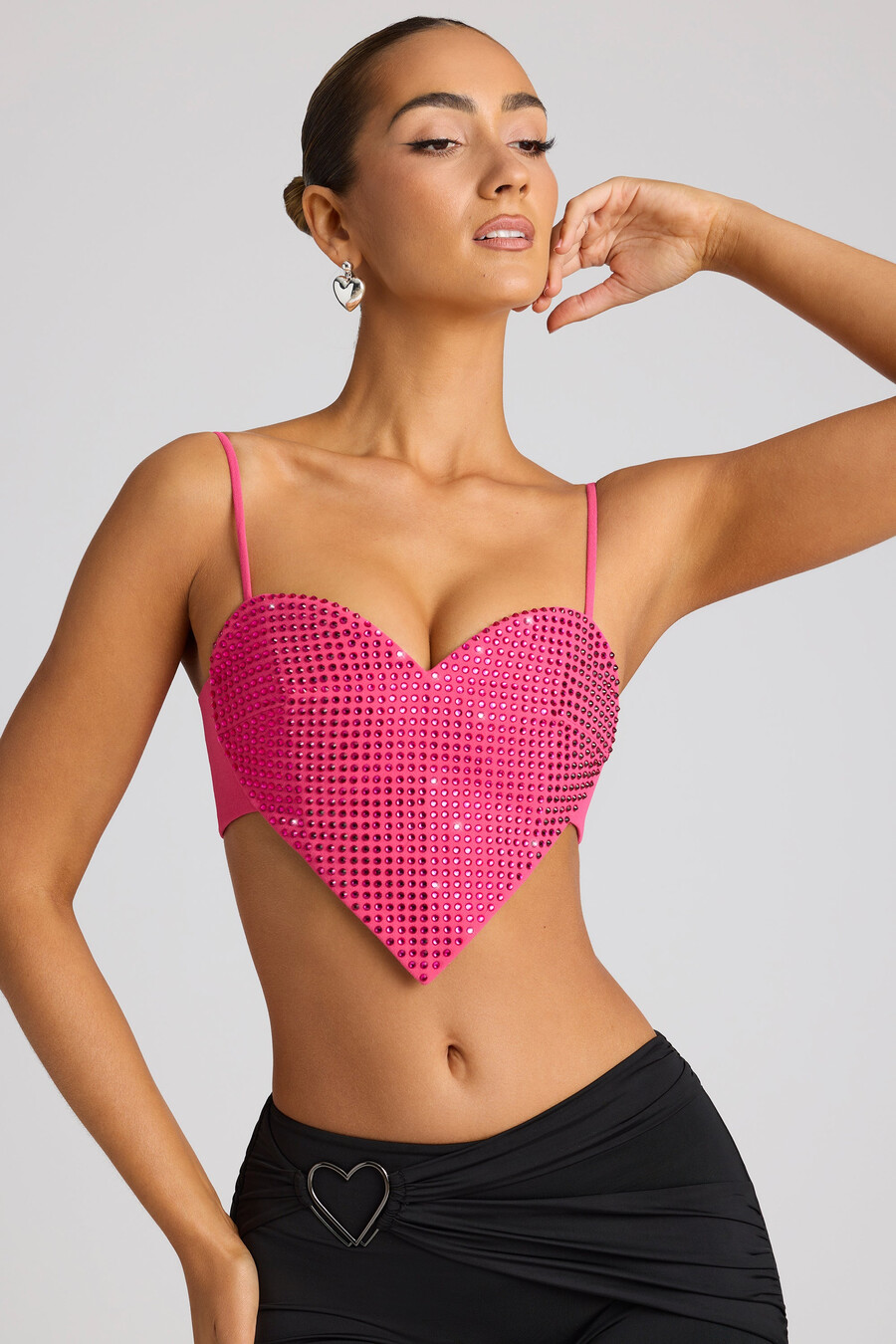 top cropped com detalhe de coração bordado na cor magenta