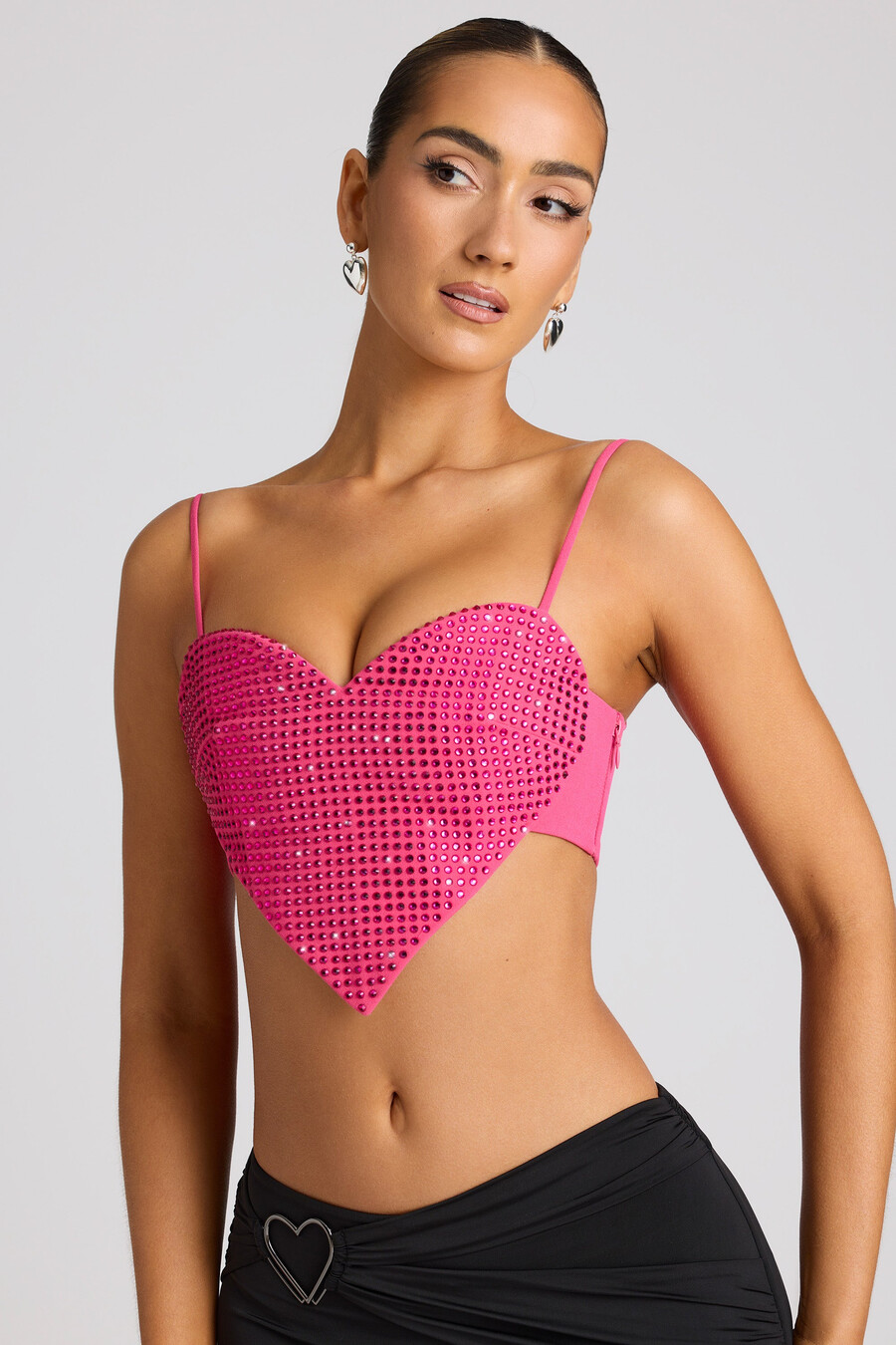 top cropped com detalhe de coração bordado na cor magenta