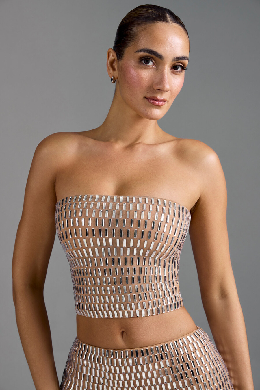 top bandeau bordado na cor amêndoa