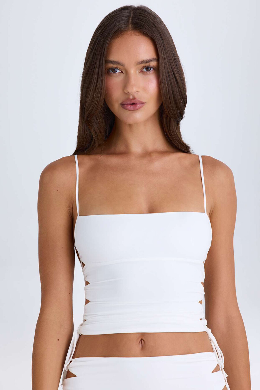 blusa branca com recortes e franzidos