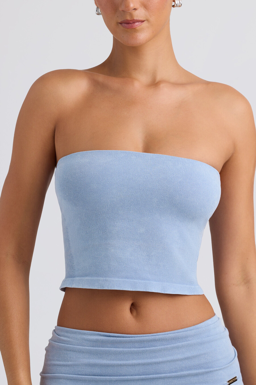 top cropped bandeau em azul lavado