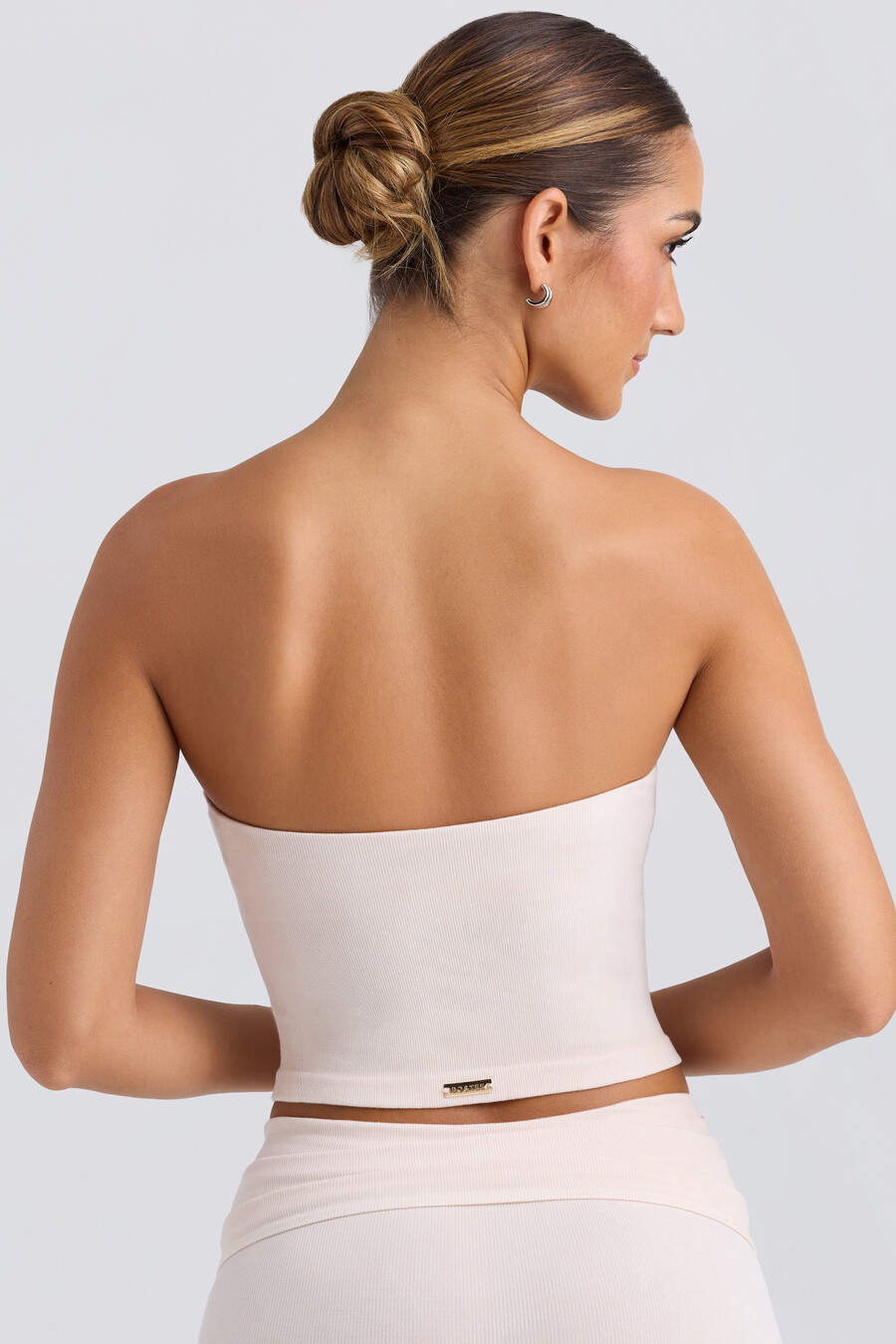 top cropped bandeau na cor creme lavado
