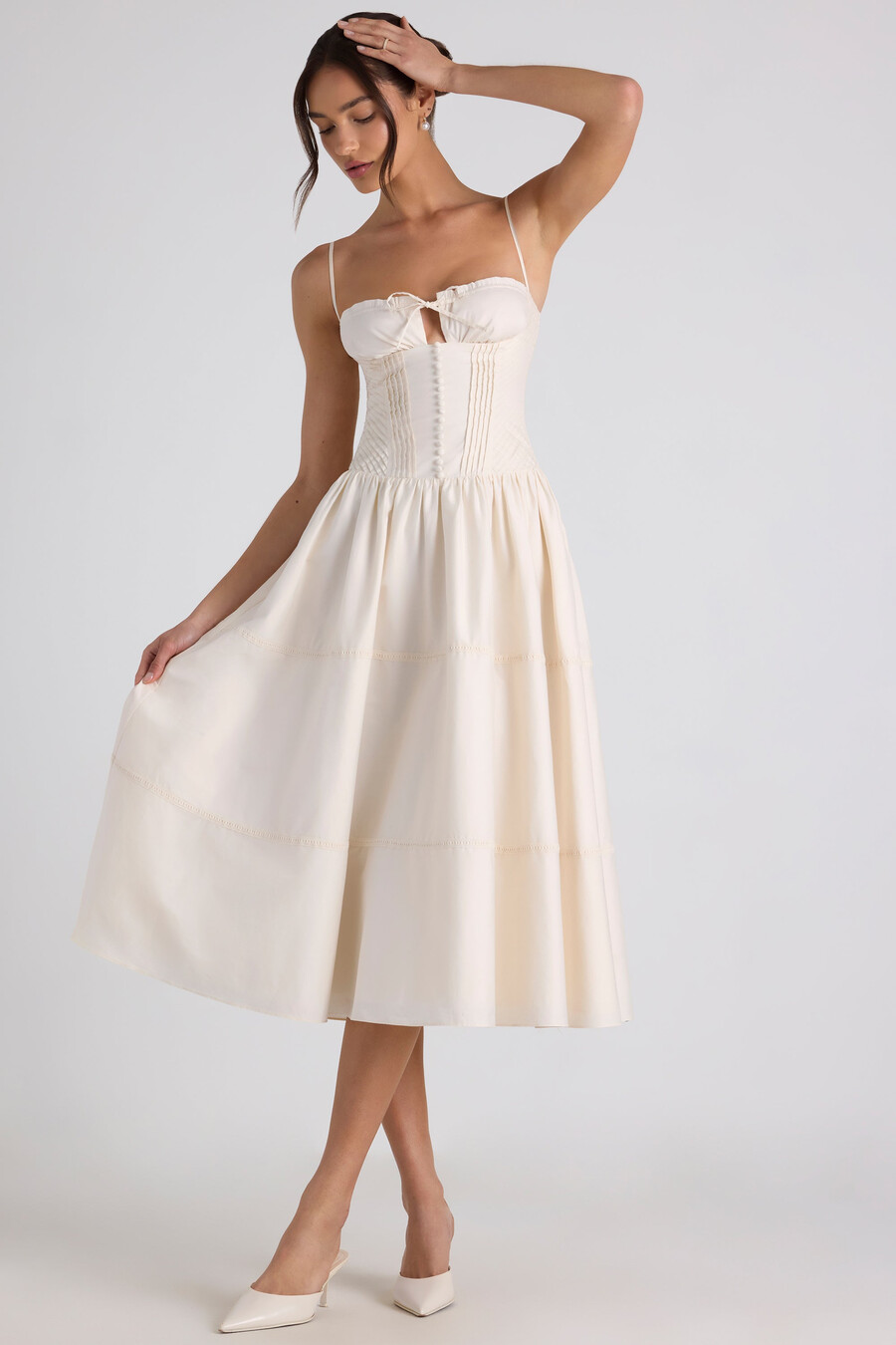 vestido midi de popeline marfim com detalhes em renda e pregas.